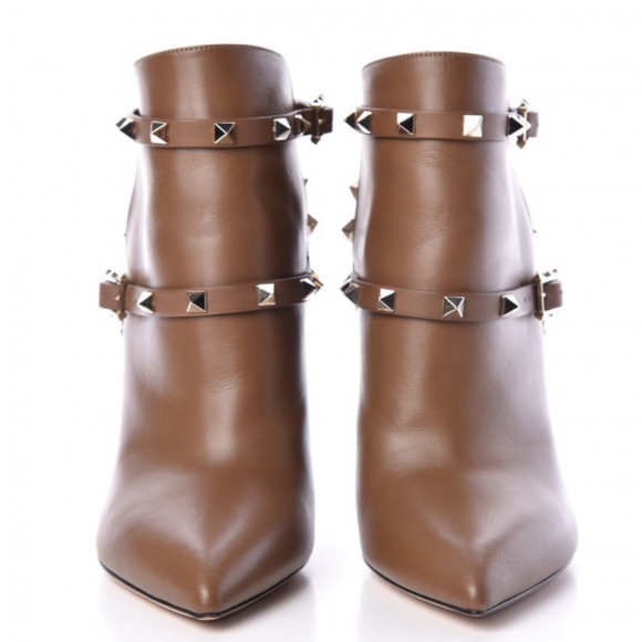 VALENTINO GARAVANI Calfskin Rockstud Double Buckle 100mm Ankle Boots Nocciola - Picture 2 of 9